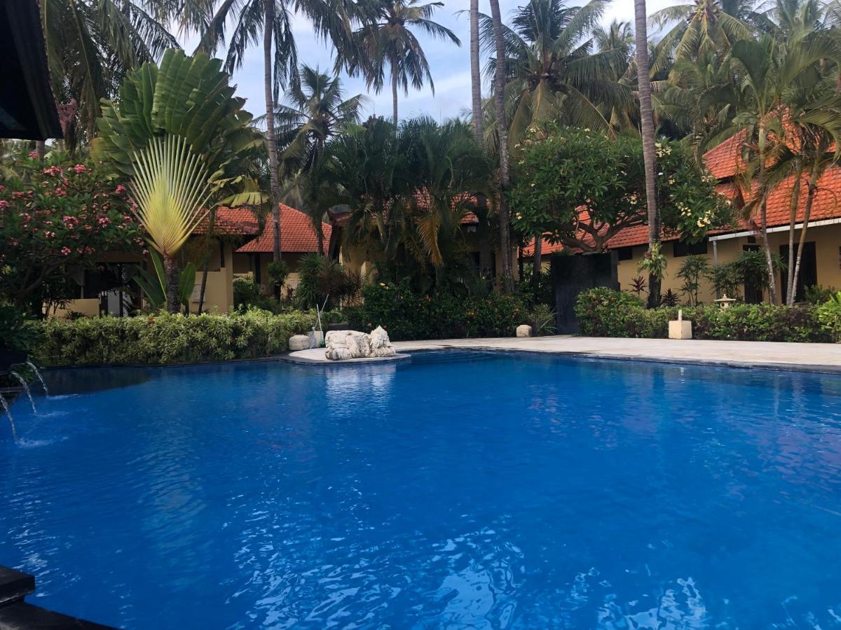 Teluk Karang Dive & Spa Resort Tejakula Esterno foto