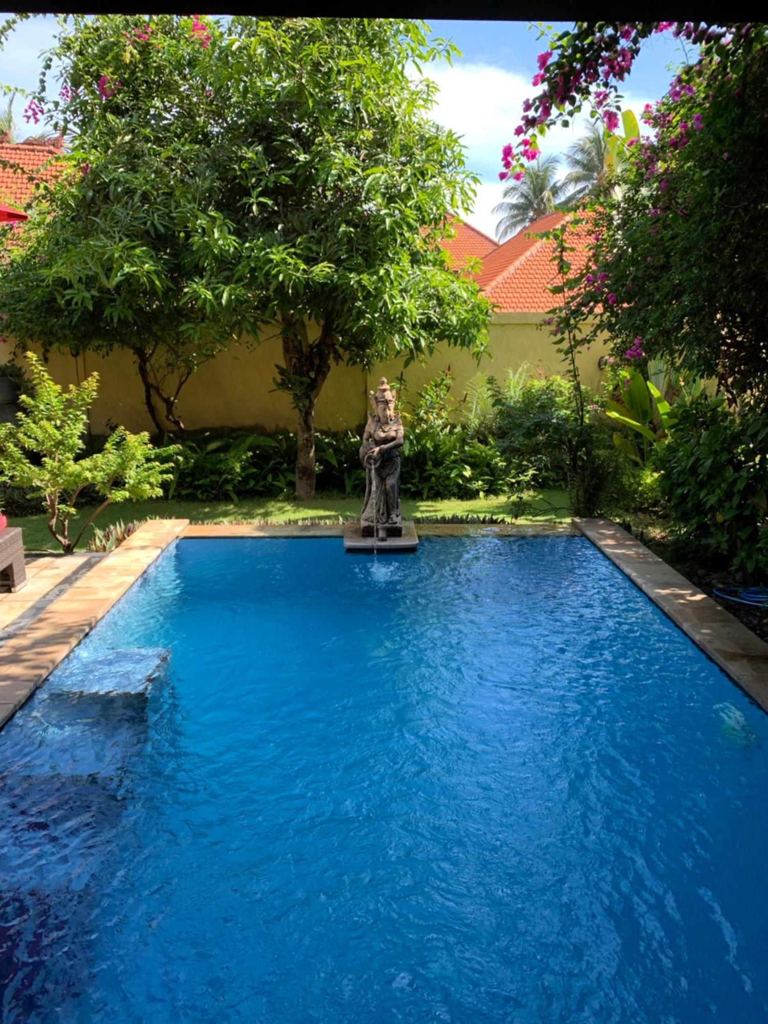 Teluk Karang Dive & Spa Resort Tejakula Esterno foto