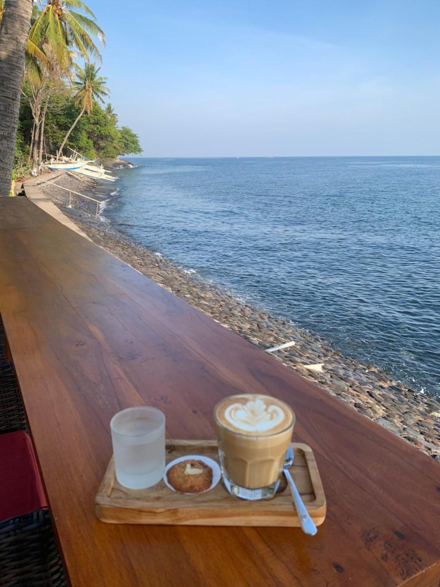 Teluk Karang Dive & Spa Resort Tejakula Esterno foto