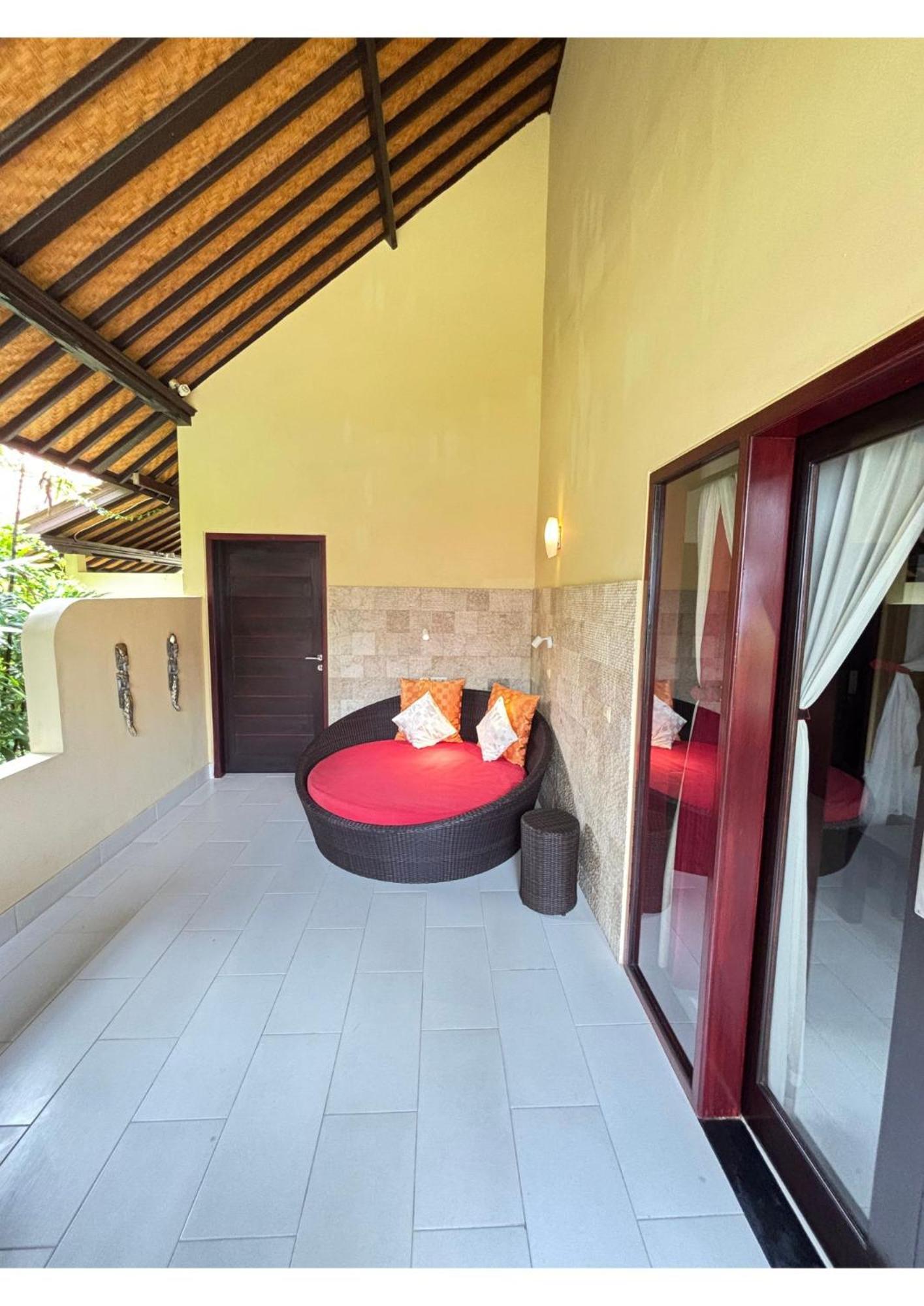 Teluk Karang Dive & Spa Resort Tejakula Esterno foto