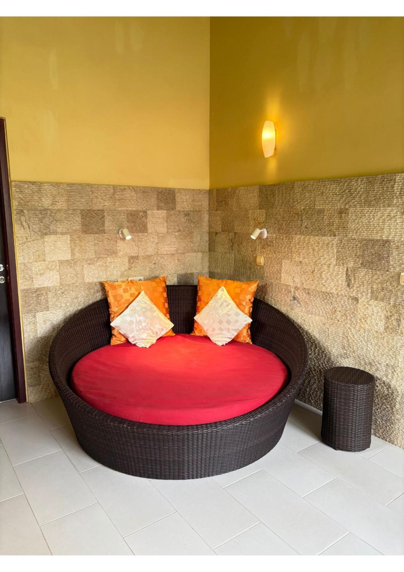 Teluk Karang Dive & Spa Resort Tejakula Esterno foto