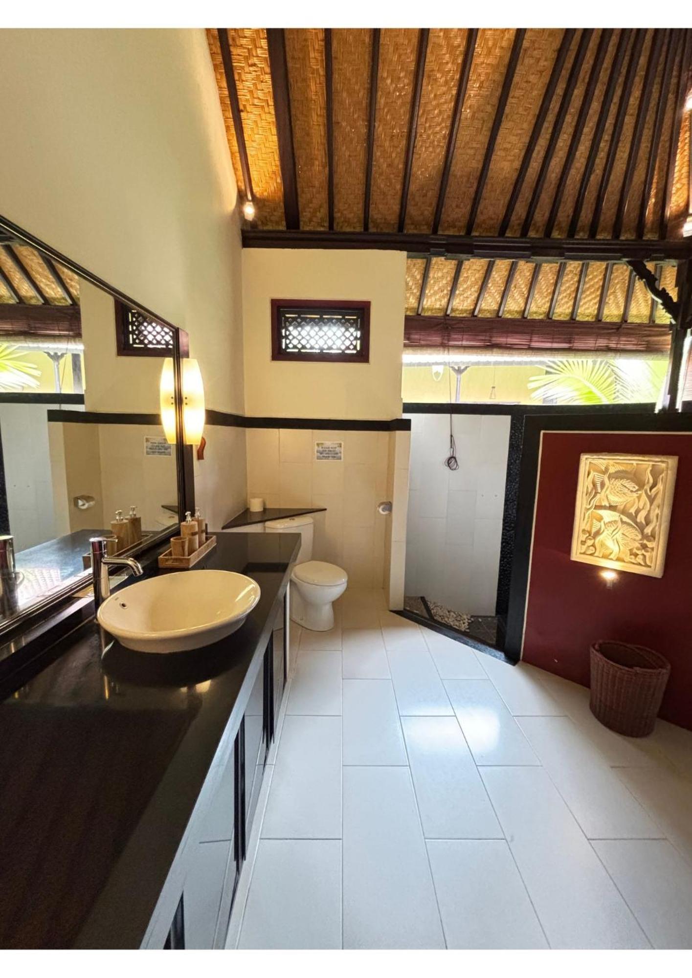 Teluk Karang Dive & Spa Resort Tejakula Esterno foto